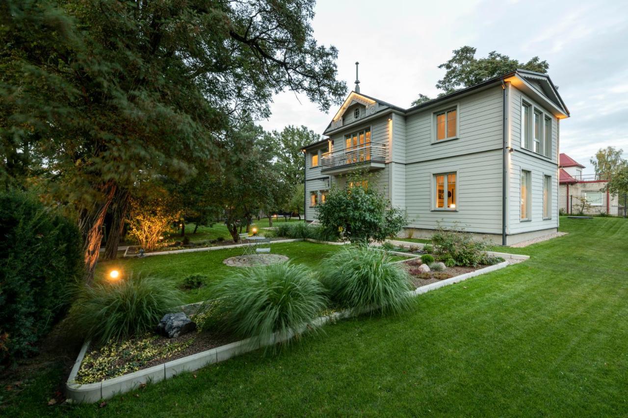 Suite With Private Bathroom At Three Bedroom Interwar Villa Grabyte With Daily Spaces To Share By Pine Forest On The Bank Of The River- 8Min By Car From Old Town Kaunas Ngoại thất bức ảnh