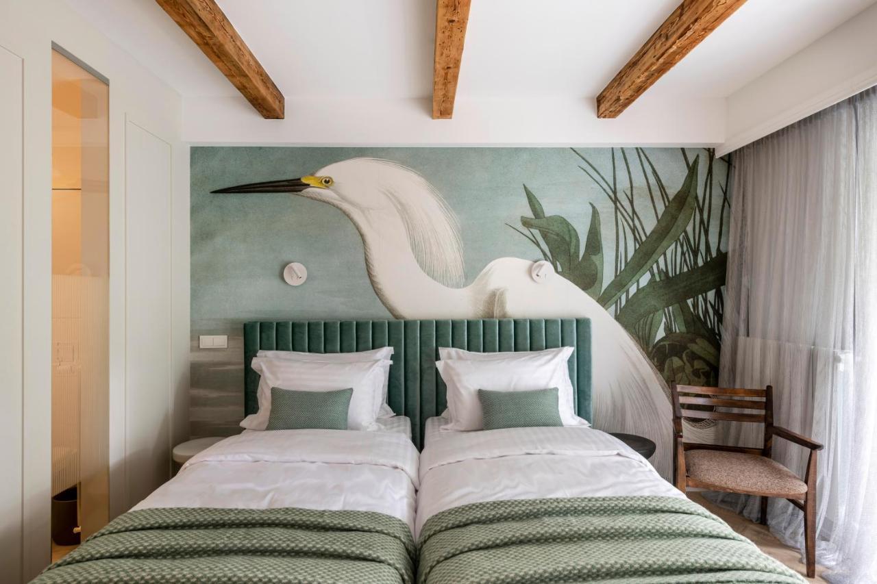 Suite With Private Bathroom At Three Bedroom Interwar Villa Grabyte With Daily Spaces To Share By Pine Forest On The Bank Of The River- 8Min By Car From Old Town Kaunas Ngoại thất bức ảnh