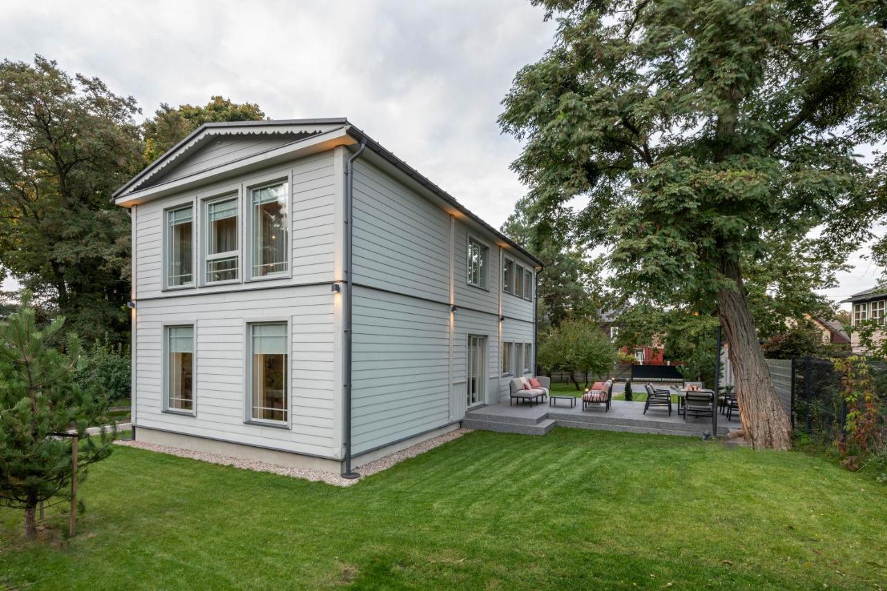 Suite With Private Bathroom At Three Bedroom Interwar Villa Grabyte With Daily Spaces To Share By Pine Forest On The Bank Of The River- 8Min By Car From Old Town Kaunas Ngoại thất bức ảnh