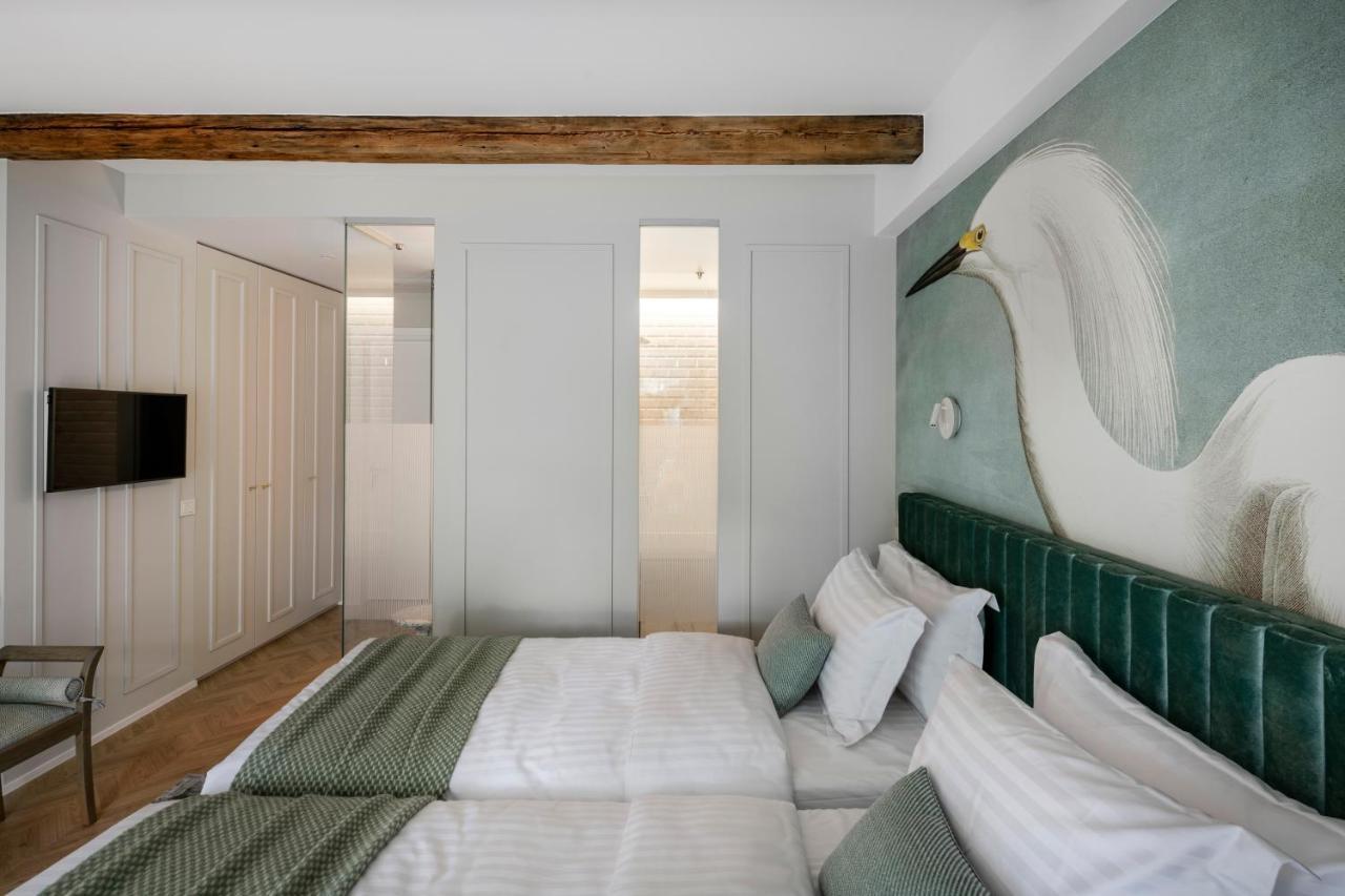 Suite With Private Bathroom At Three Bedroom Interwar Villa Grabyte With Daily Spaces To Share By Pine Forest On The Bank Of The River- 8Min By Car From Old Town Kaunas Ngoại thất bức ảnh
