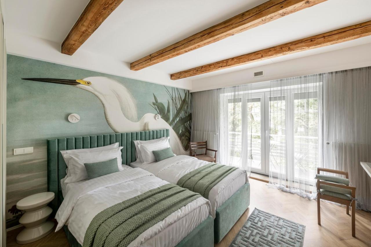 Suite With Private Bathroom At Three Bedroom Interwar Villa Grabyte With Daily Spaces To Share By Pine Forest On The Bank Of The River- 8Min By Car From Old Town Kaunas Ngoại thất bức ảnh