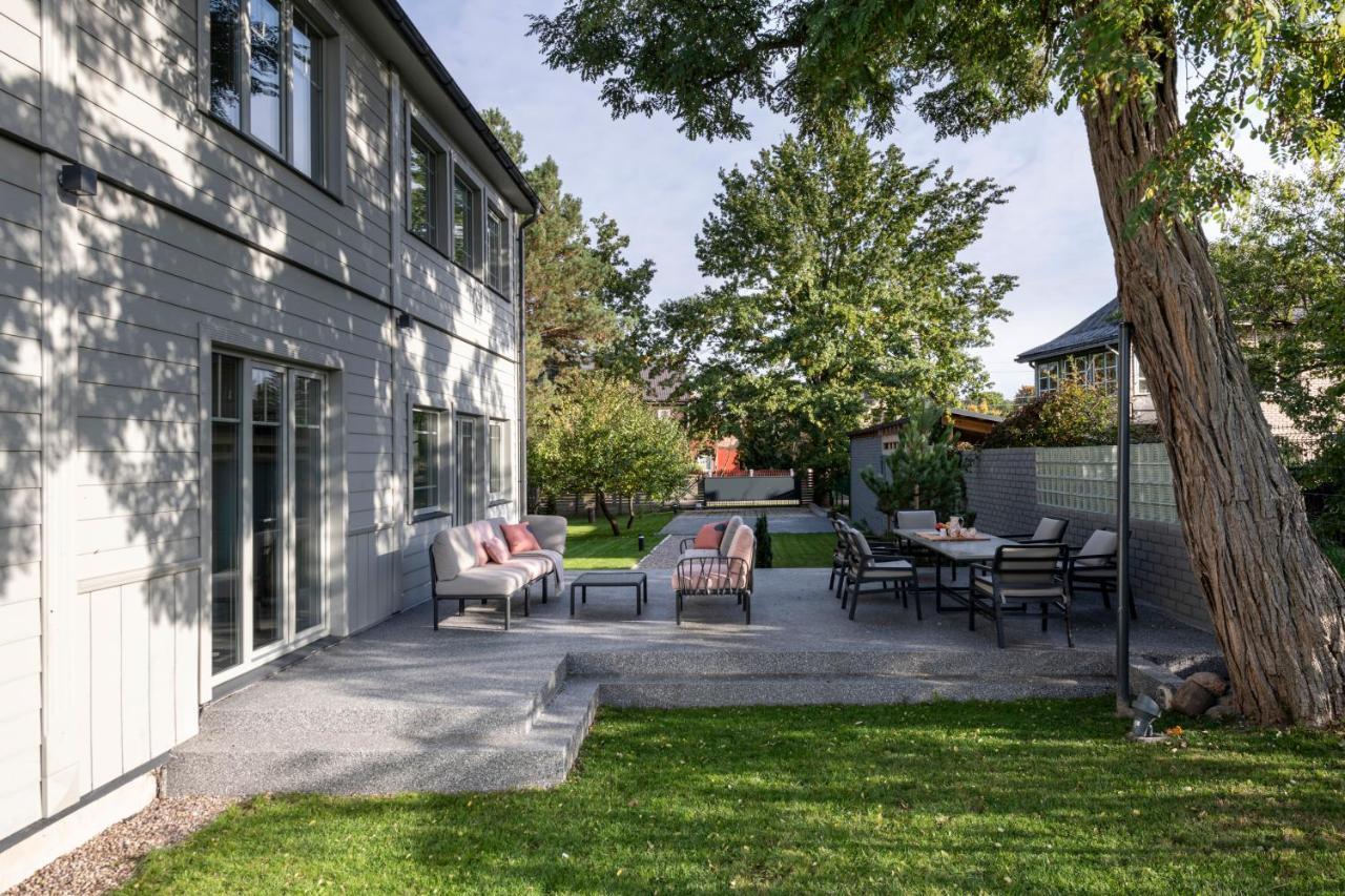 Suite With Private Bathroom At Three Bedroom Interwar Villa Grabyte With Daily Spaces To Share By Pine Forest On The Bank Of The River- 8Min By Car From Old Town Kaunas Ngoại thất bức ảnh