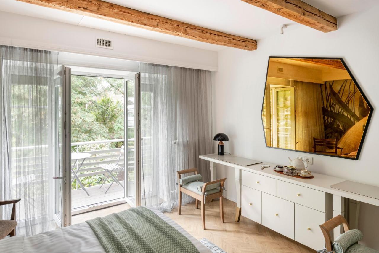 Suite With Private Bathroom At Three Bedroom Interwar Villa Grabyte With Daily Spaces To Share By Pine Forest On The Bank Of The River- 8Min By Car From Old Town Kaunas Ngoại thất bức ảnh