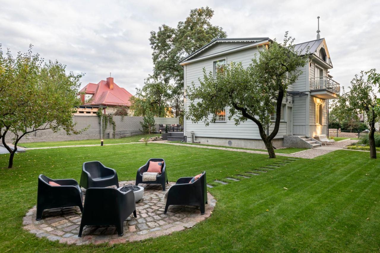 Suite With Private Bathroom At Three Bedroom Interwar Villa Grabyte With Daily Spaces To Share By Pine Forest On The Bank Of The River- 8Min By Car From Old Town Kaunas Ngoại thất bức ảnh