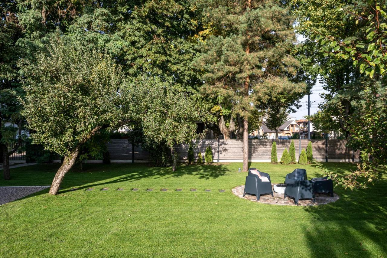 Suite With Private Bathroom At Three Bedroom Interwar Villa Grabyte With Daily Spaces To Share By Pine Forest On The Bank Of The River- 8Min By Car From Old Town Kaunas Ngoại thất bức ảnh