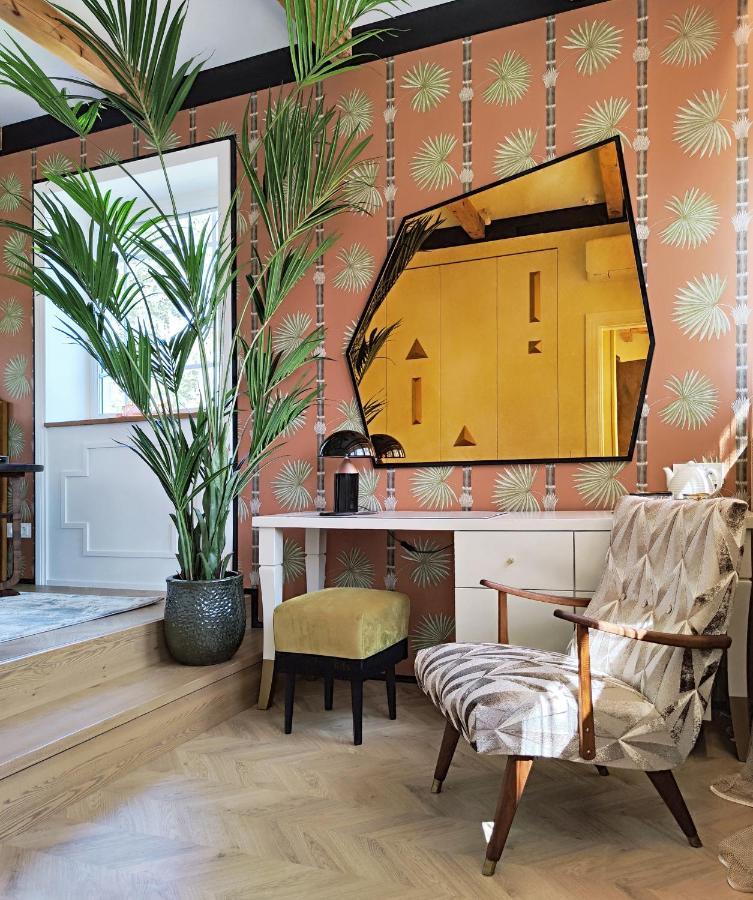 Suite With Private Bathroom At Three Bedroom Interwar Villa Grabyte With Daily Spaces To Share By Pine Forest On The Bank Of The River- 8Min By Car From Old Town Kaunas Ngoại thất bức ảnh